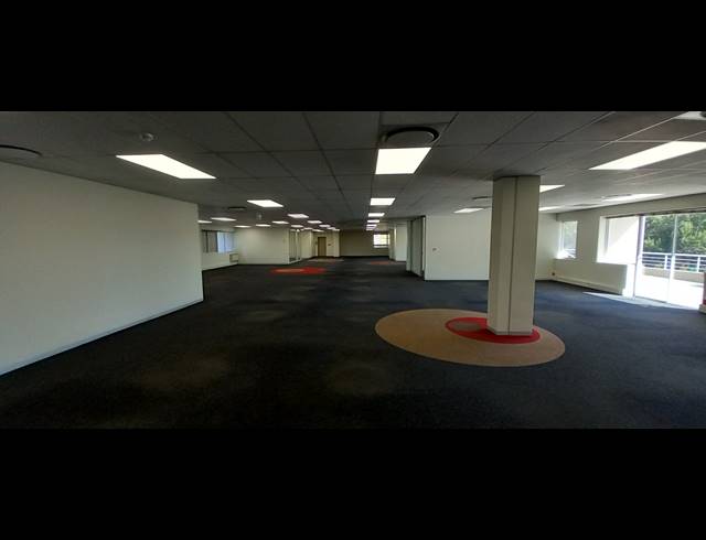 1,609M² OFFICE TO LET IN WOODMEAD
